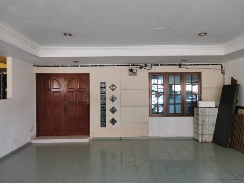 2 storey House kuantan haji Ahmad fully furnish