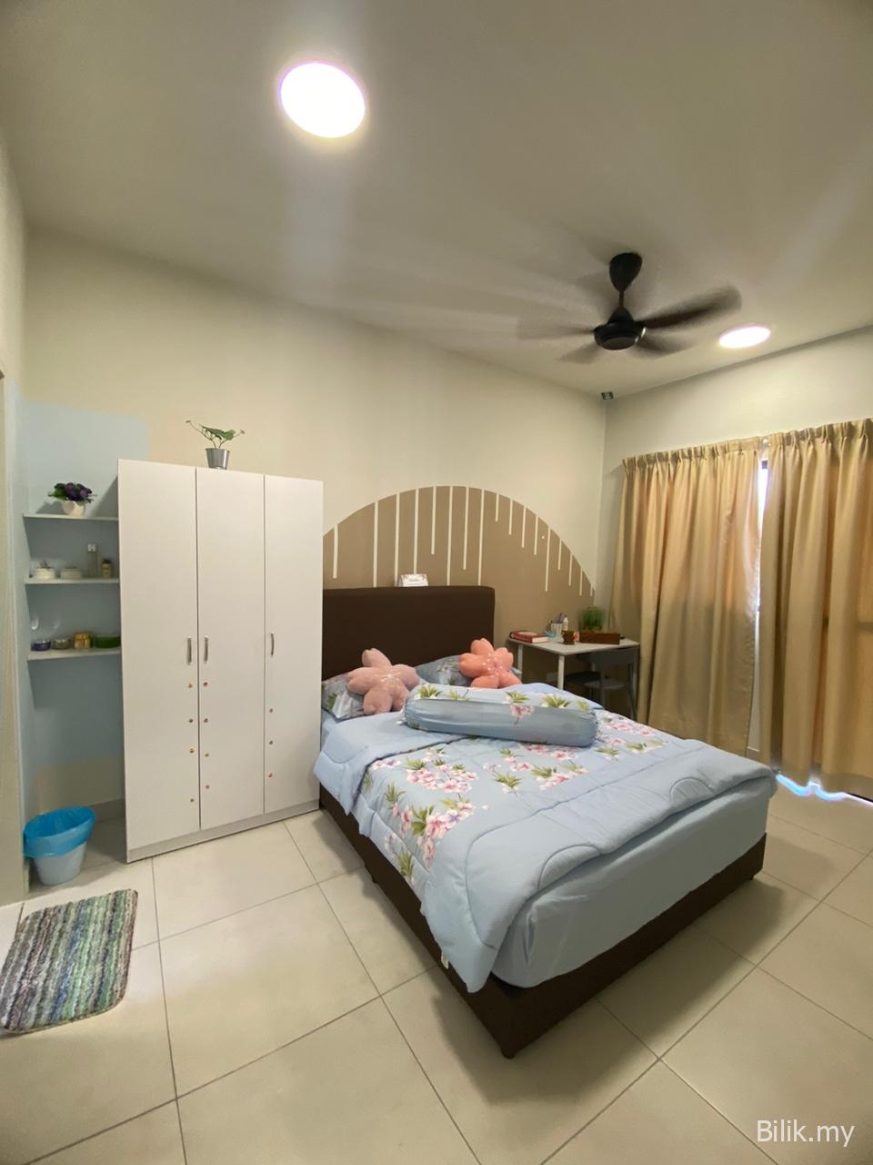Master Room with Private Bathroom - Bilik.my