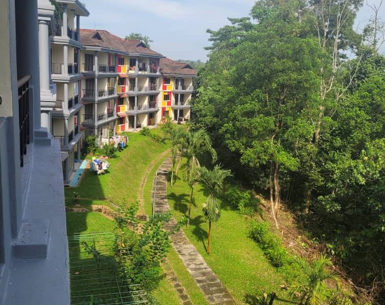 FABRICIANA APARMENT SERENDAH GOLF RESORT