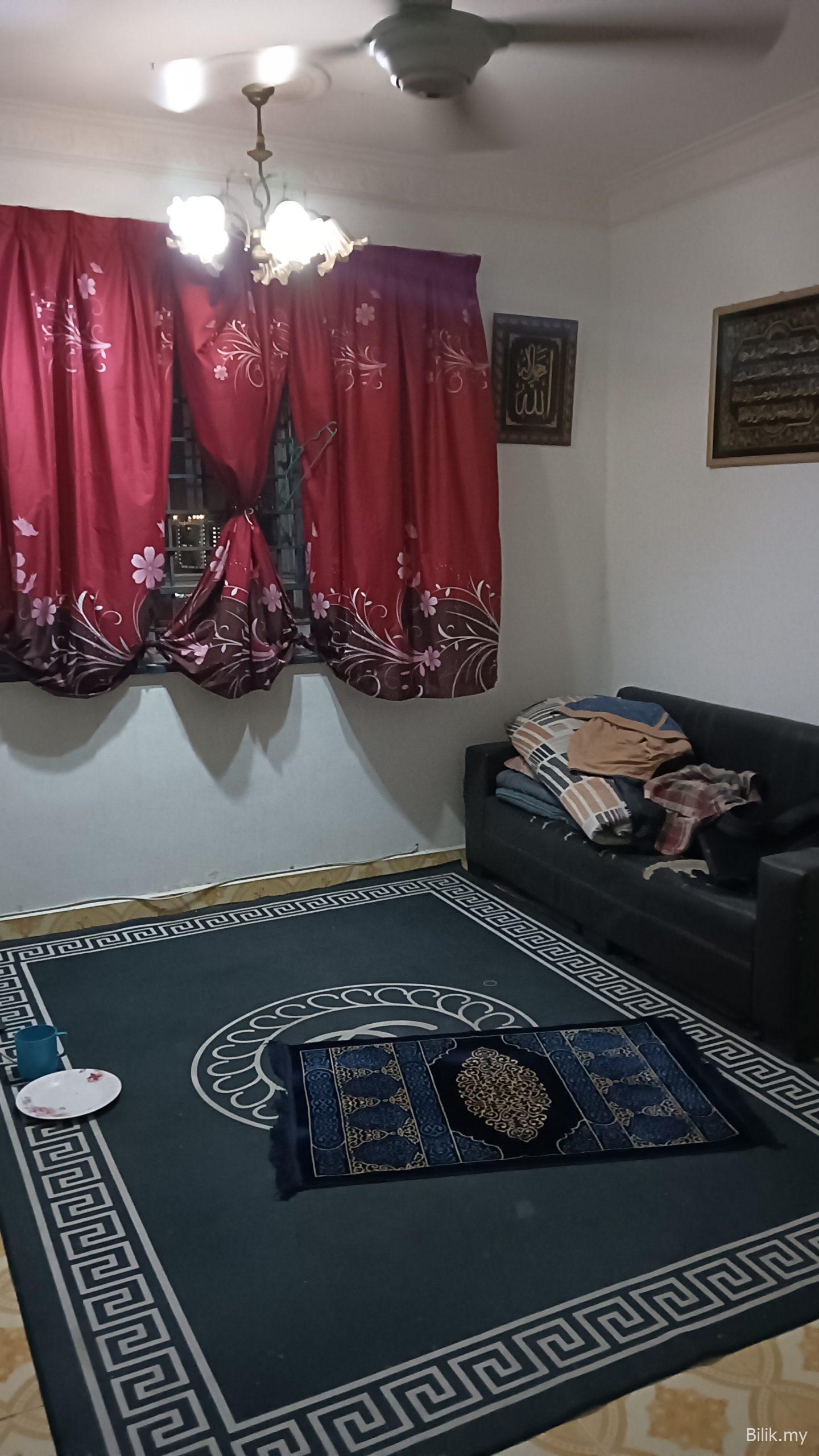 Medium Room - Bilik.my