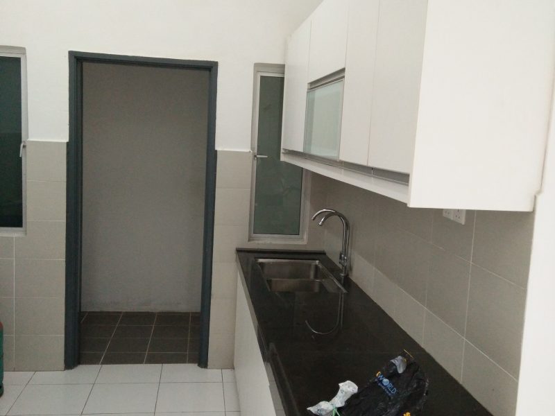 Suria Residence Block A, Bandar Mahkota Cheras 2 Spacious Rooms to Rent (Prefer Chinese/ Malay Male Working Executives):