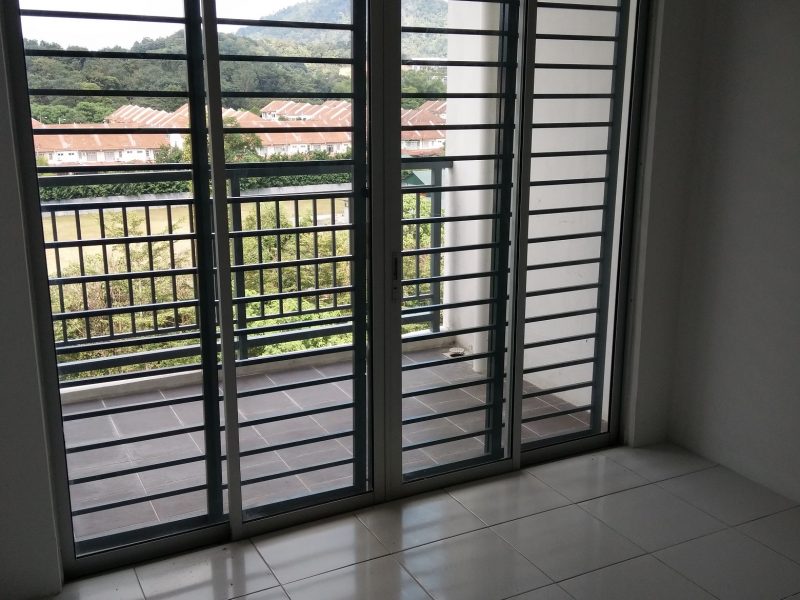 Suria Residence Block A, Bandar Mahkota Cheras 2 Spacious Rooms to Rent (Prefer Chinese/ Malay Male Working Executives):