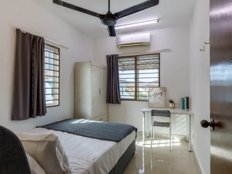 Fully Furnished Room in Taman wawasan Puchong