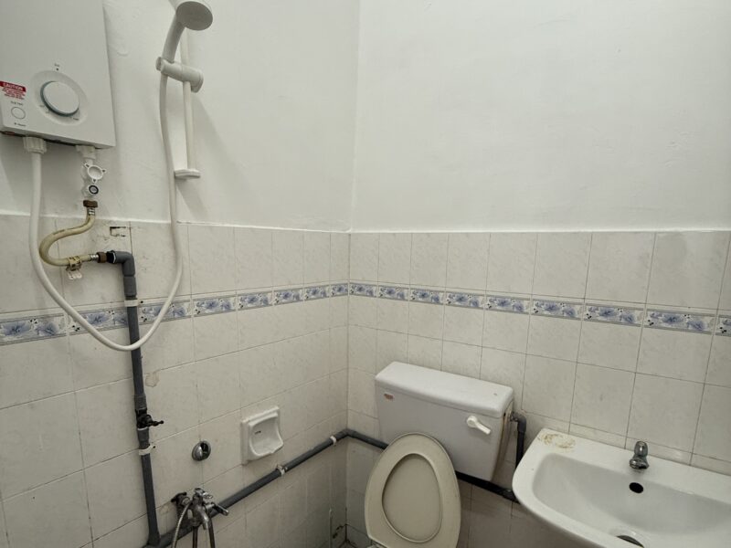 5mins walk to Setia Walk Puchong Fully Furnished Middle Room