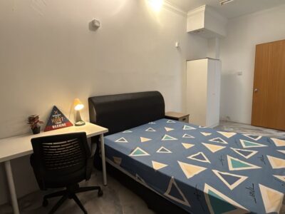 Middle Room for Rent – Walking Distance to PFCC, Taman Wawasan Puchong