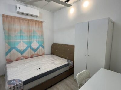 5mins walk to Setia Walk Puchong Fully Furnished Middle Room