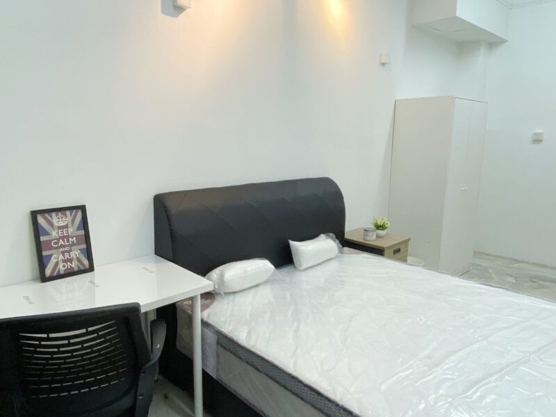 Middle Room for Rent – Walking Distance to PFCC, Puchong
