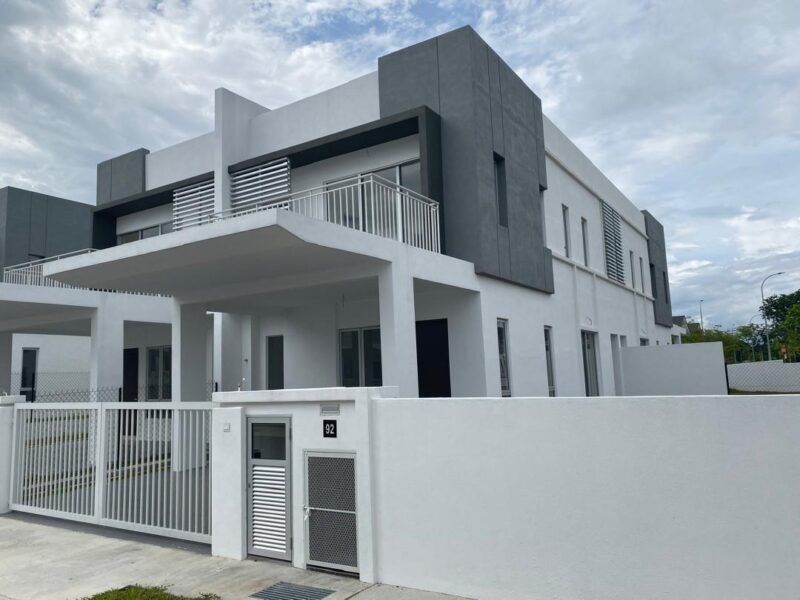 Rumah sewa pajam , garden hills nilai