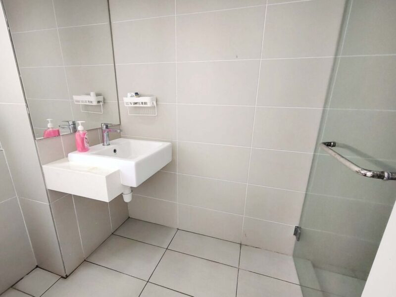 Studio unit for rent