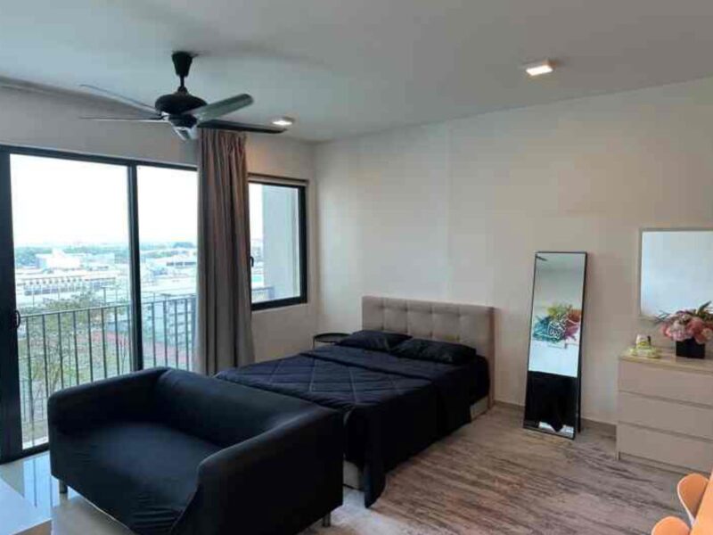 Studio unit for rent