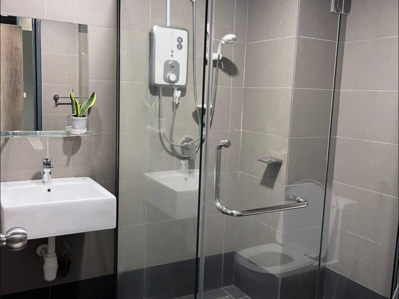 A Studio room with a private bathroom for rent