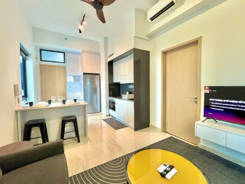 Fully furnished single room for rent