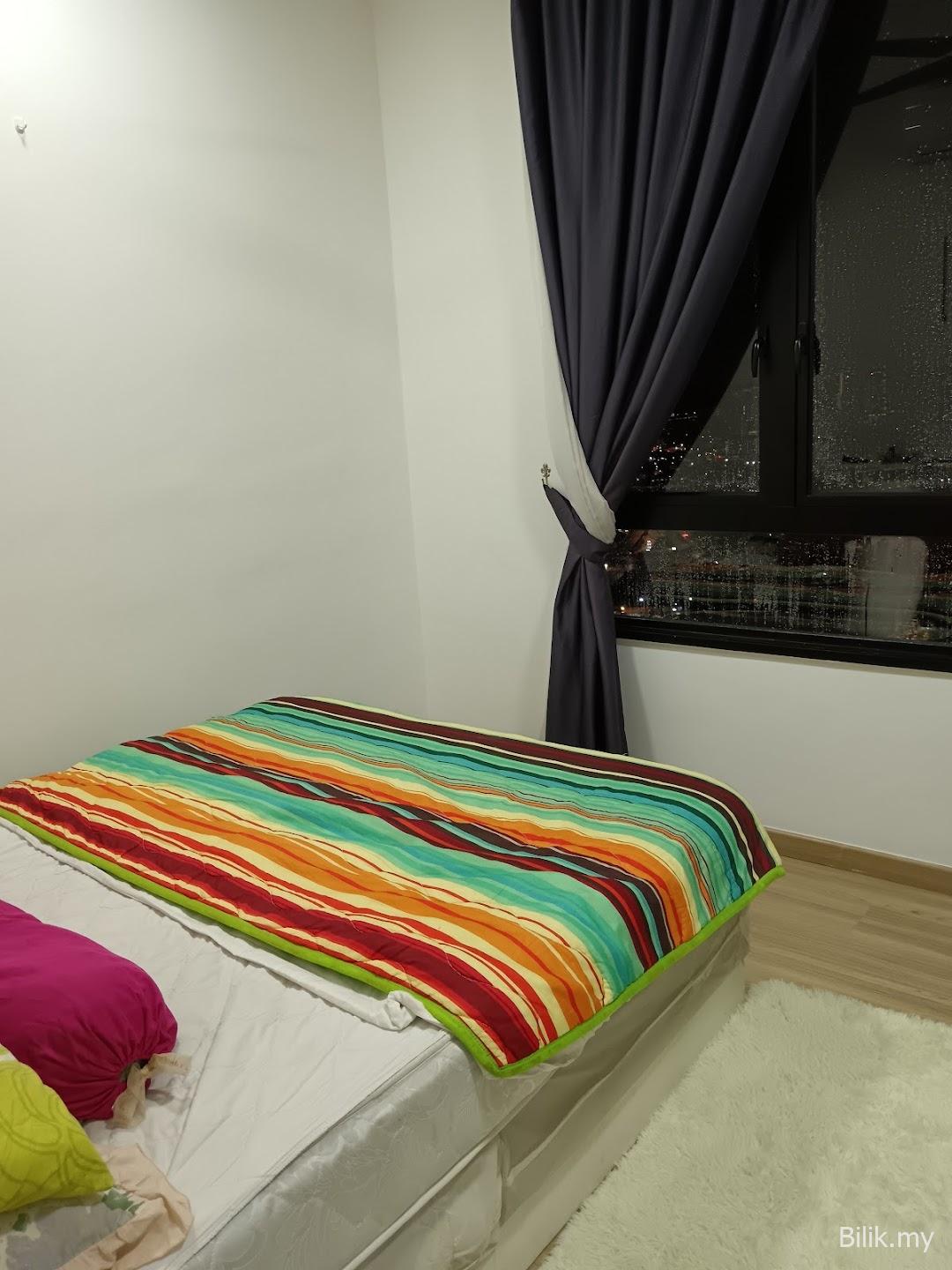 Master / Middle Room for Immediate Rent - Bilik.my