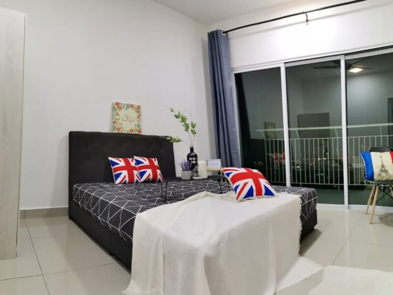 Queen bed medium with Balcony Room Only