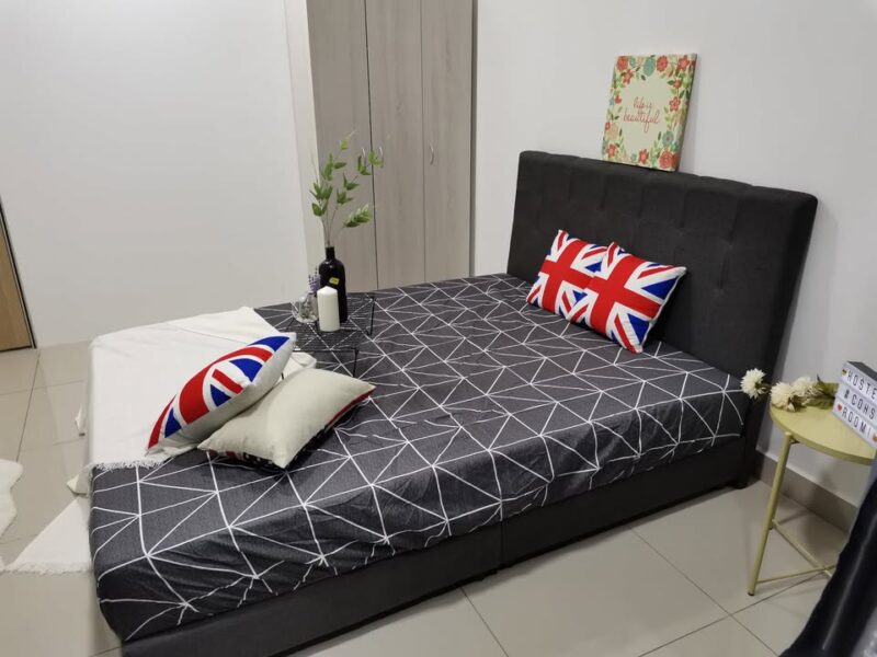 Queen bed medium with Balcony Room Only