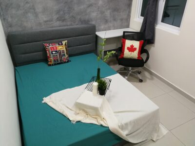 Queen bed Middle Room Only - Lavender Residence , Sg.Long