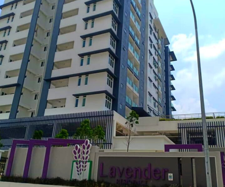 Queen bed Middle Room Only - Lavender Residence , Sg.Long