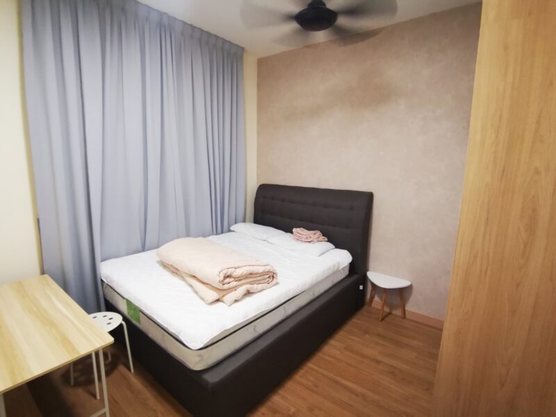 Bedroom for lady only at Saville Cheras Condo linked to Sri Raya MRT Station
