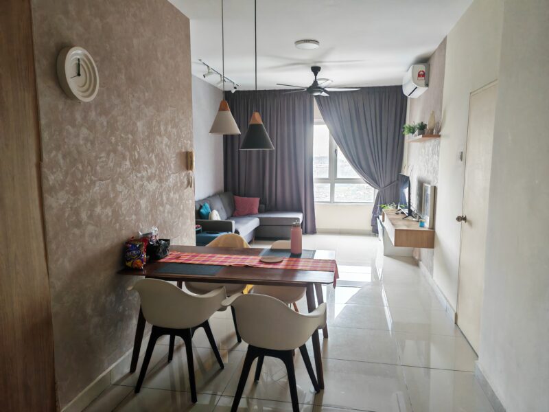 Bedroom for lady only at Saville Cheras Condo linked to Sri Raya MRT Station