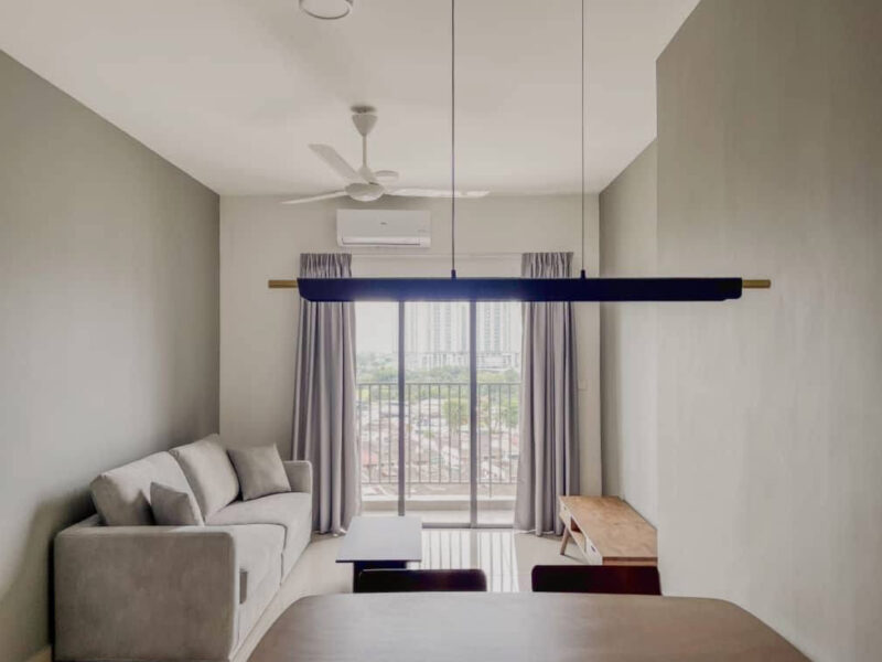 Fully furnished studio in Endah Regal Condominium