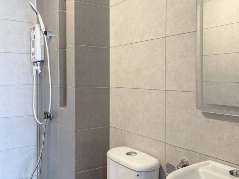 Fully furnished studio in Endah Regal Condominium