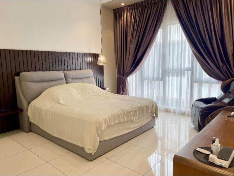 Fully furnished studio