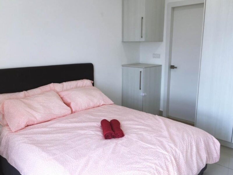 Fully Furnished Middle Room With Private bathroom