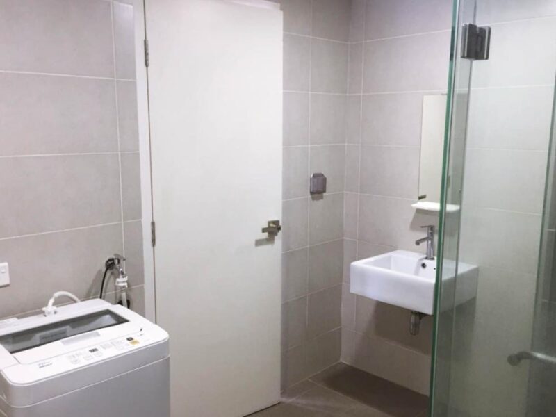 Fully Furnished Middle Room With Private bathroom