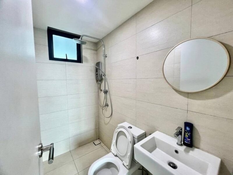 Fully furnished studio unit