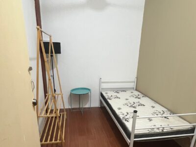 Single Room in Taman Tampoi Utama near Perling